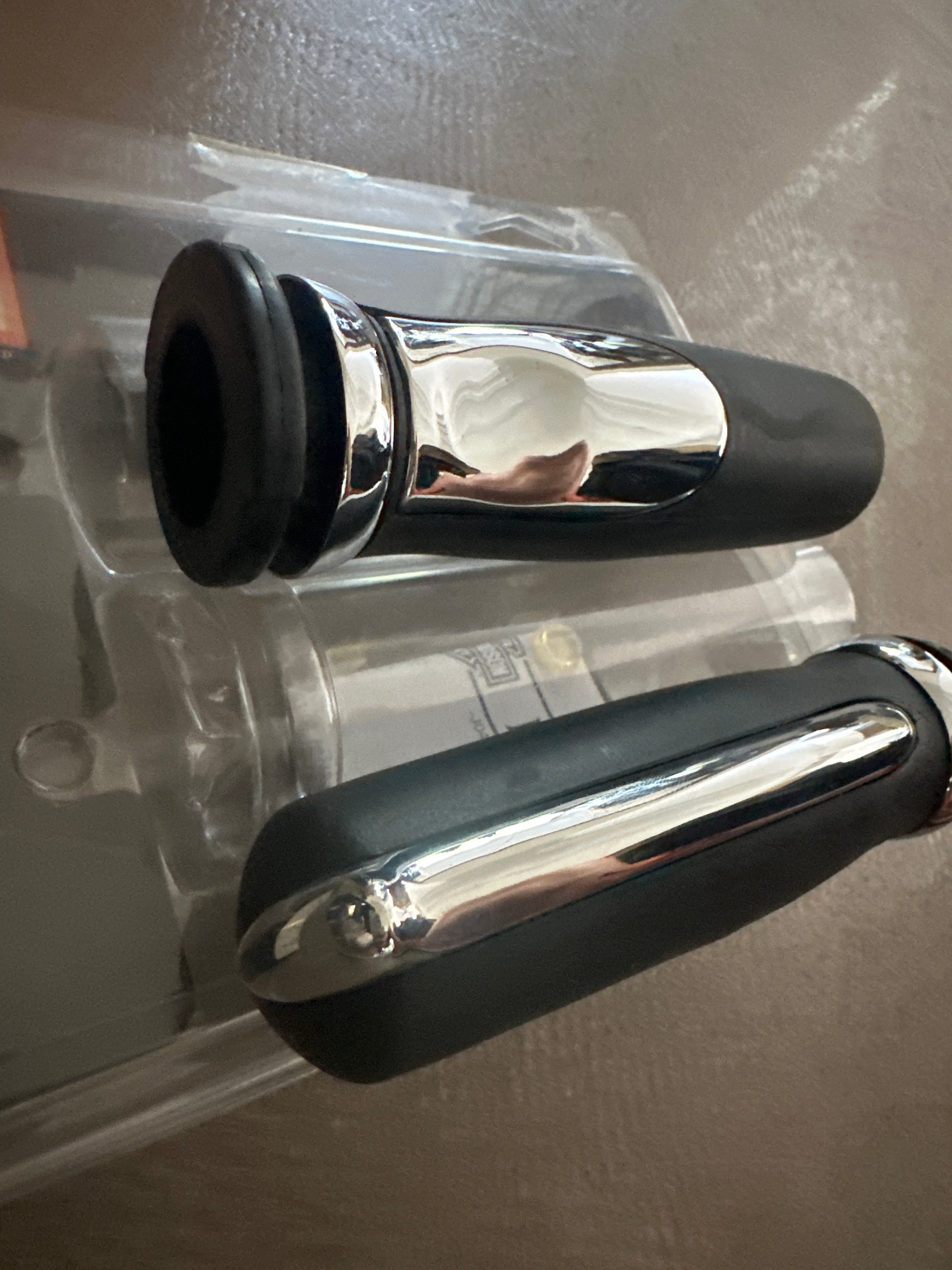 HARLEY DAVIDSON MANOPOLE  AILERON HAND GRIPS TOURING MANOPOLE