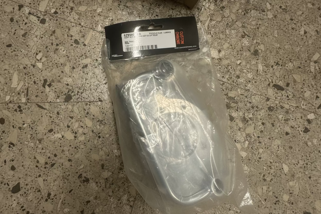 BREATHER KIT WITH MOUNTING BRACKET CUSTOME CHROME