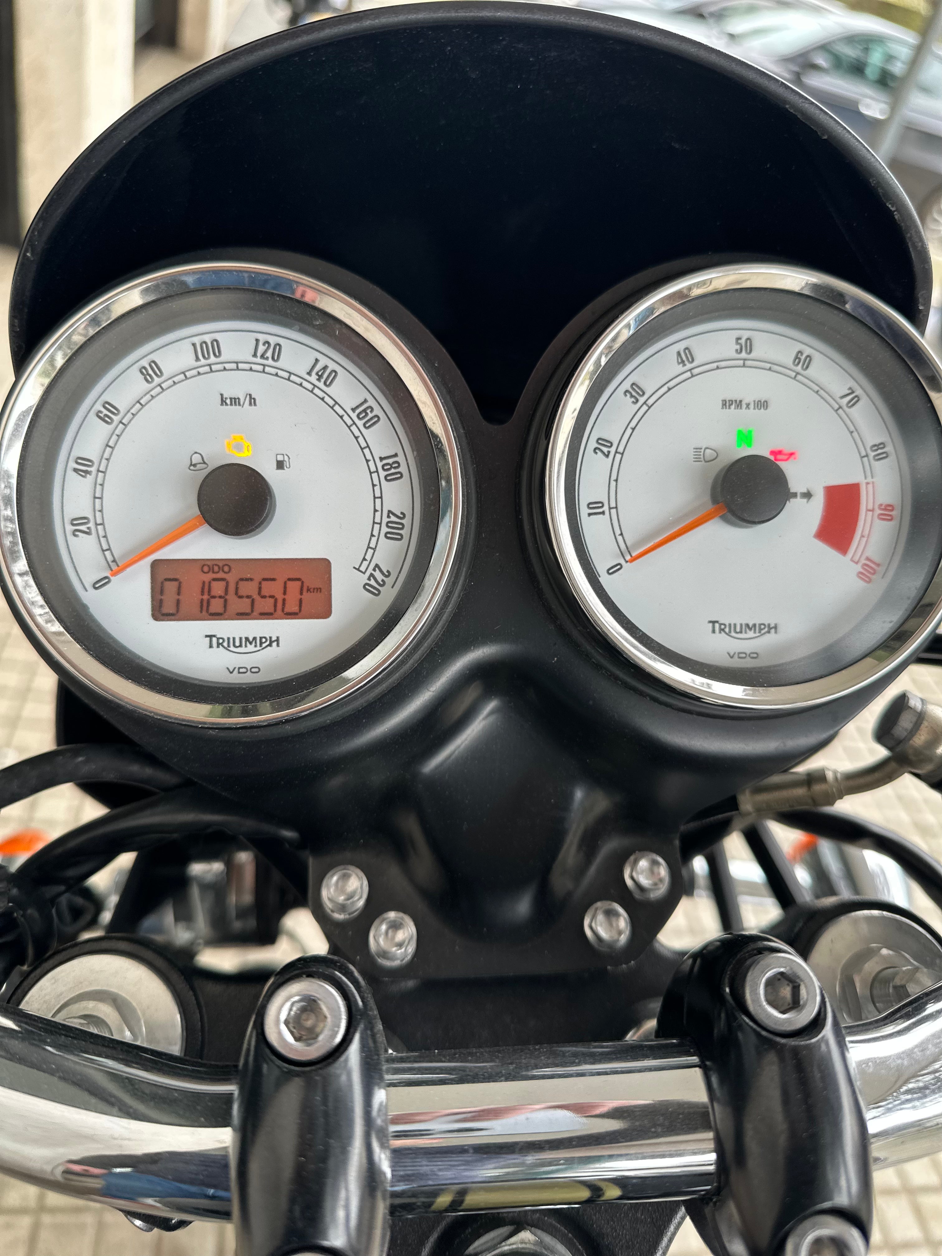 TRIUMPH THRUXTON 900 USATO
