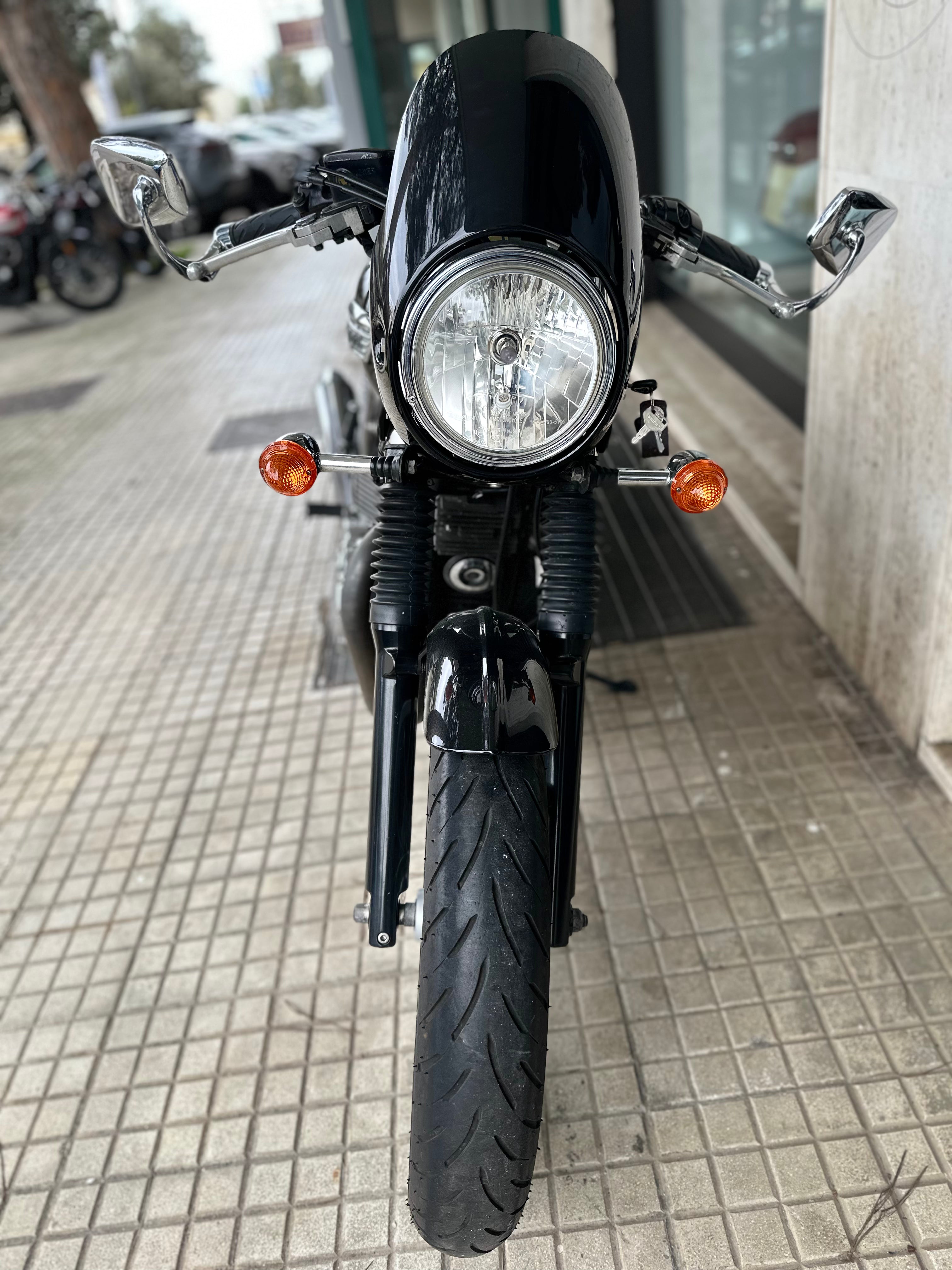 TRIUMPH THRUXTON 900 USATO