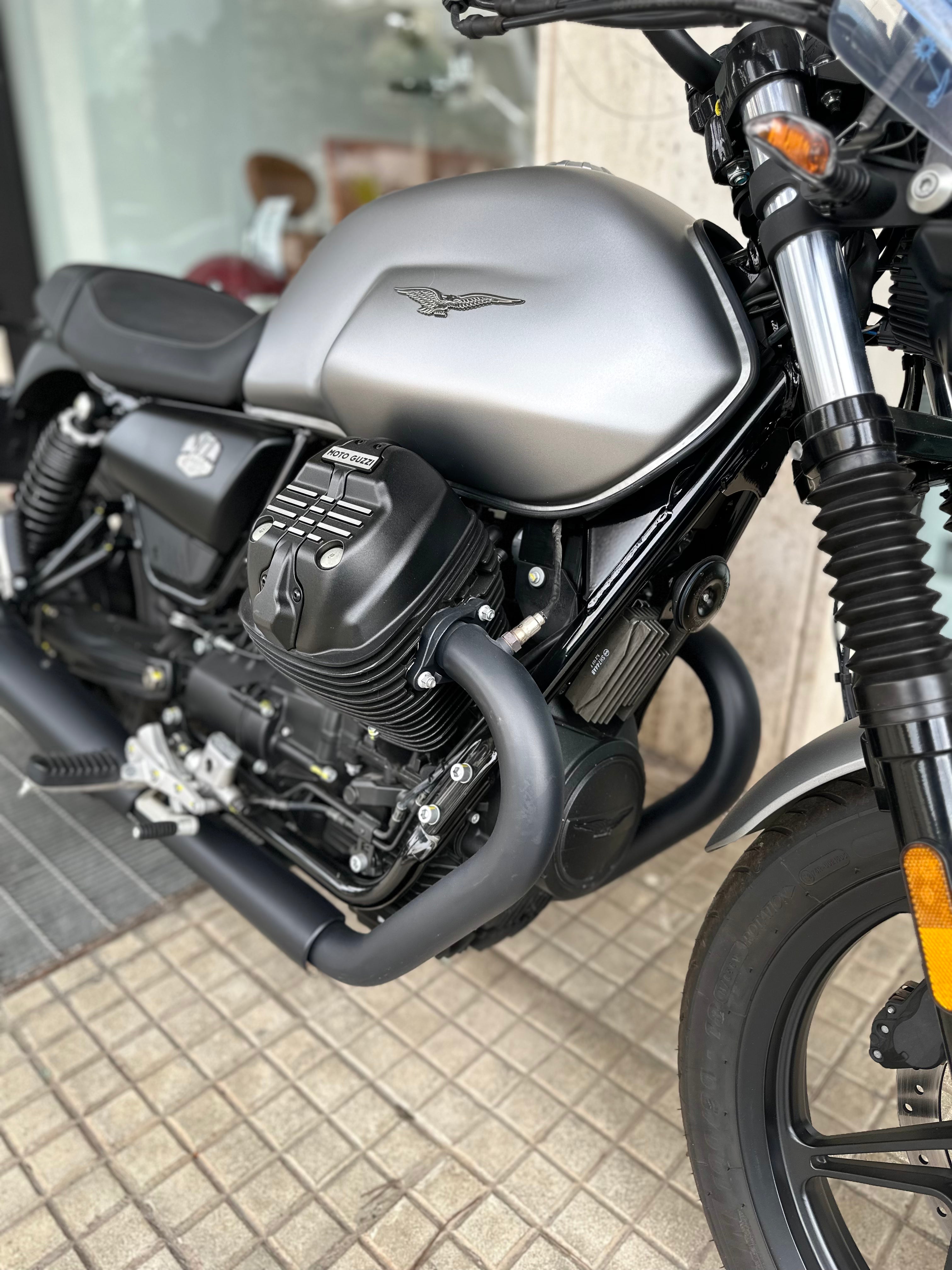 MOTO GUZZI V7 STONE USATO