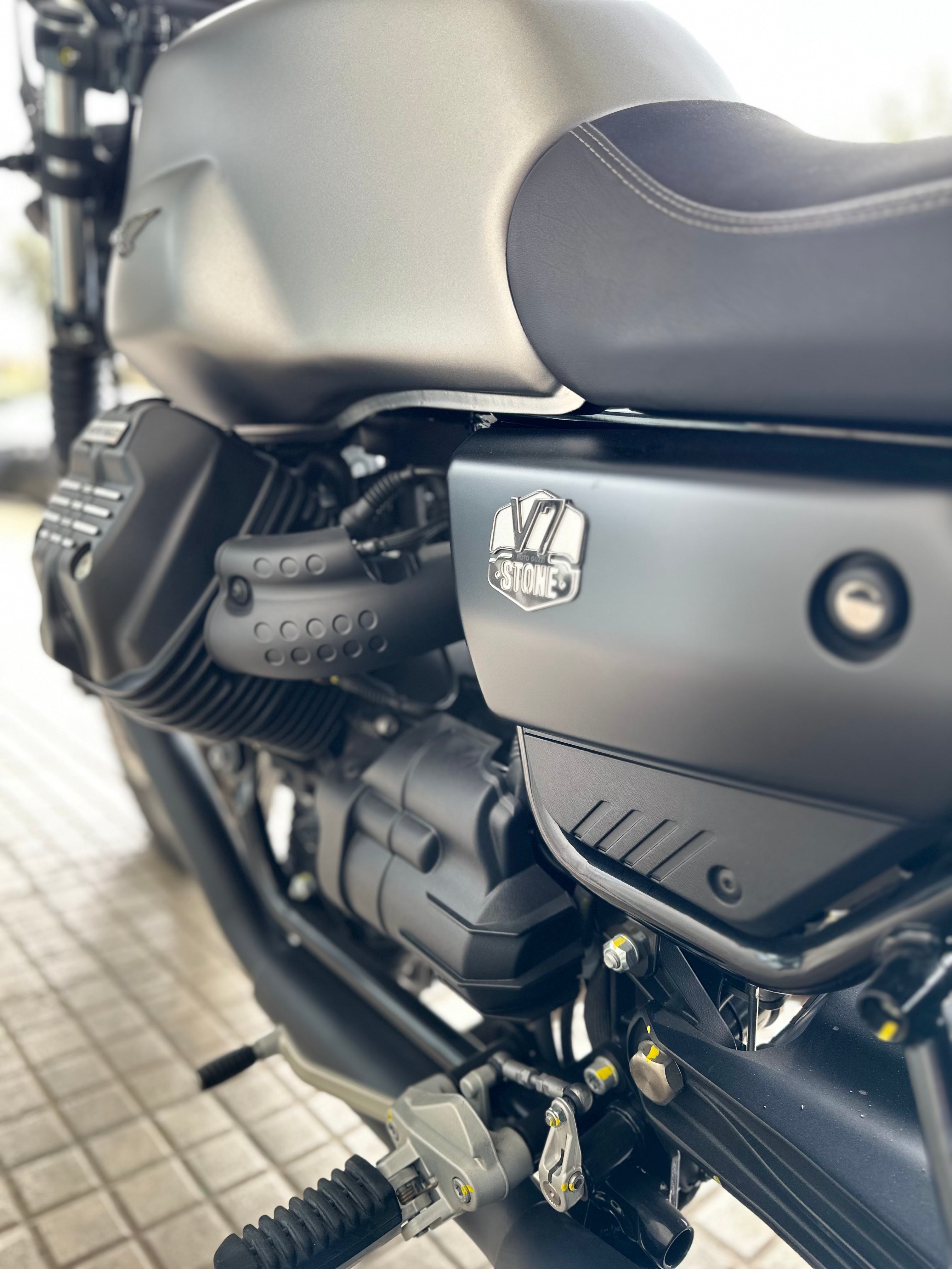 MOTO GUZZI V7 STONE USATO