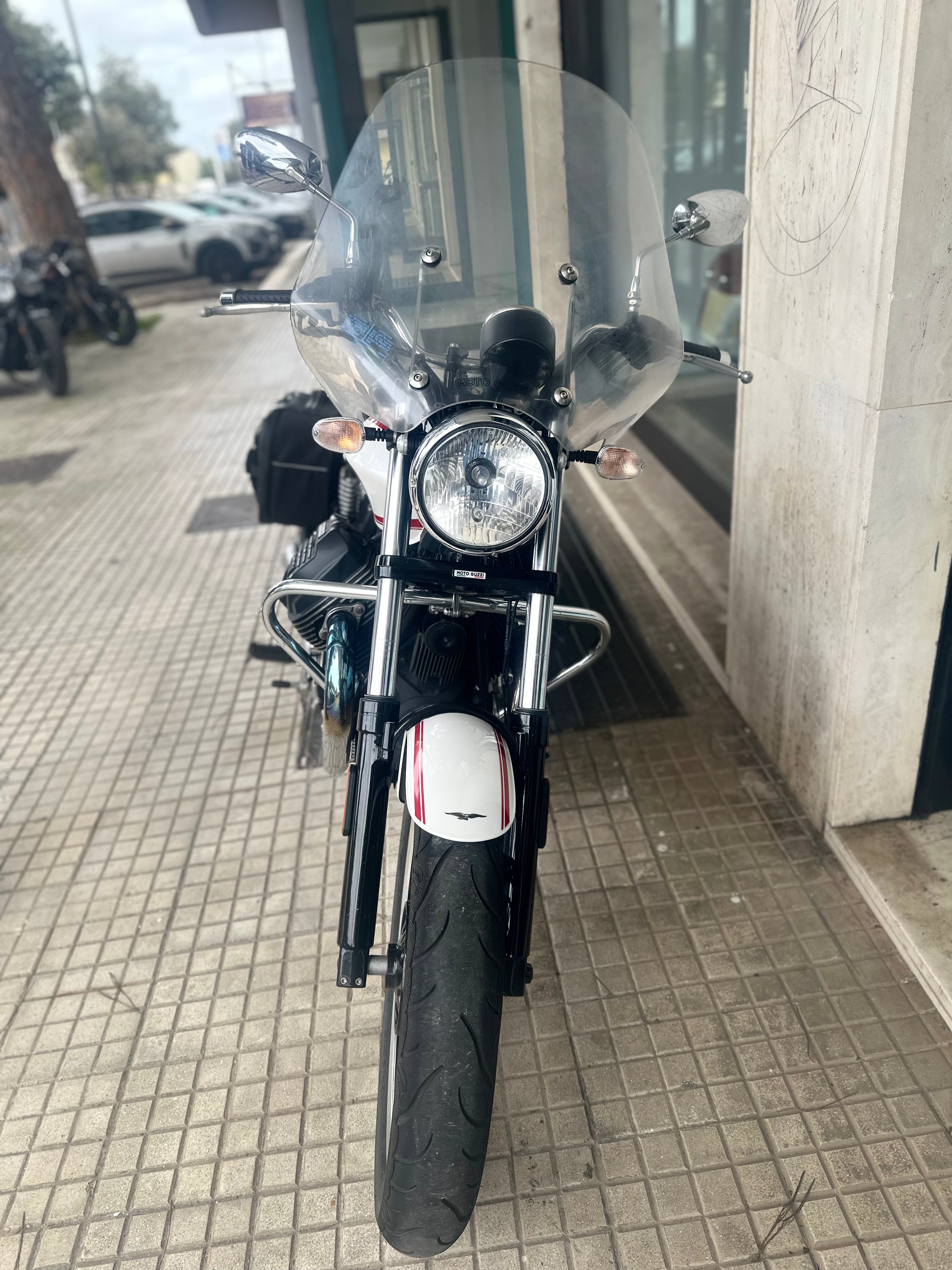 MOTO GUZZI V9 ROAMER USATO