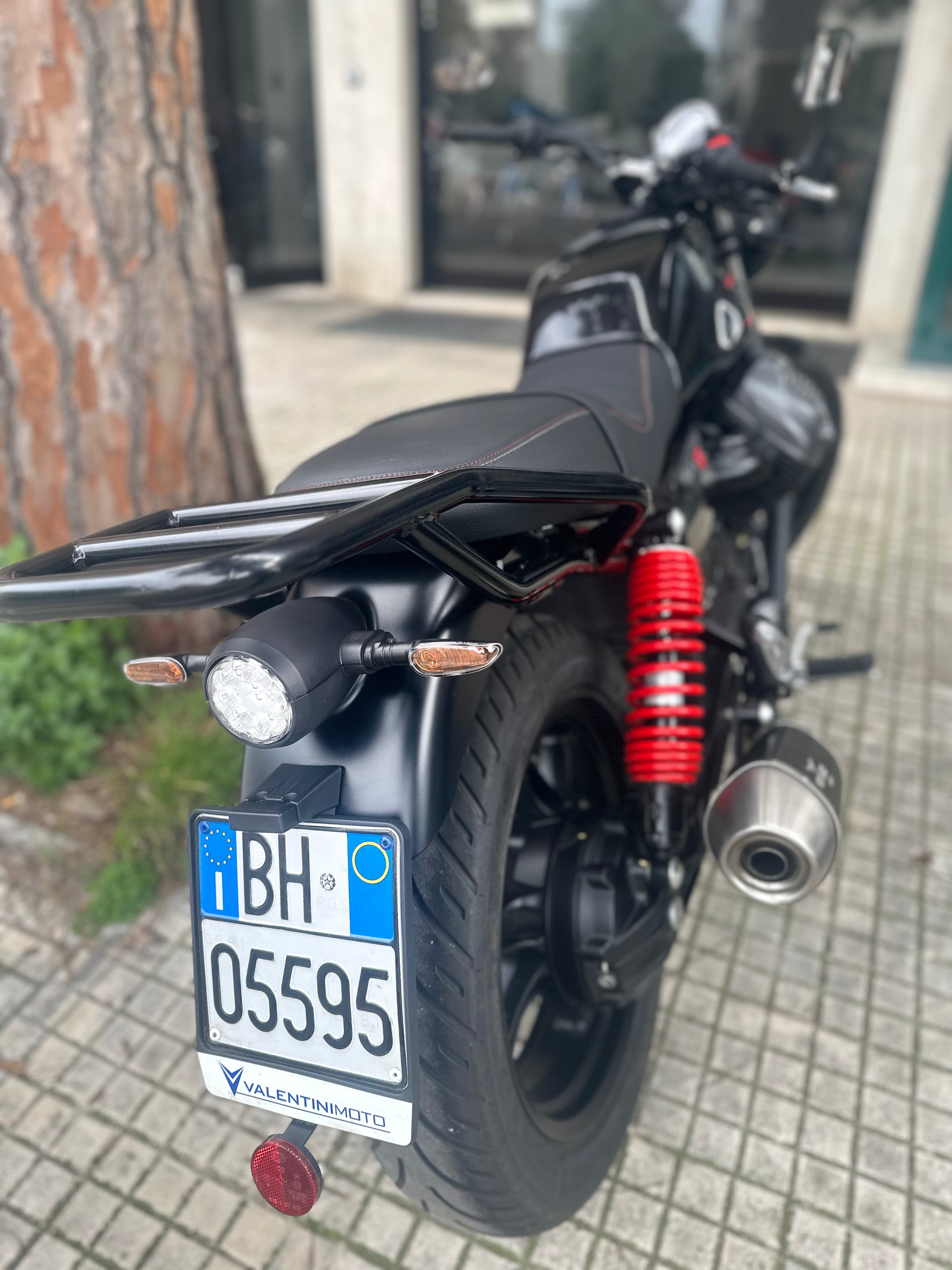 MOTO GUZZI V7 STONE SPECIAL EDITION USATO