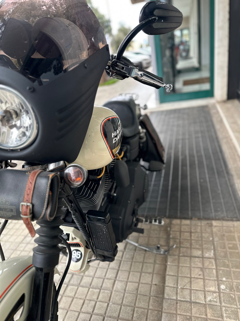 HARLEY DAVIDSON DYNA SCREAMIN'EAGLE