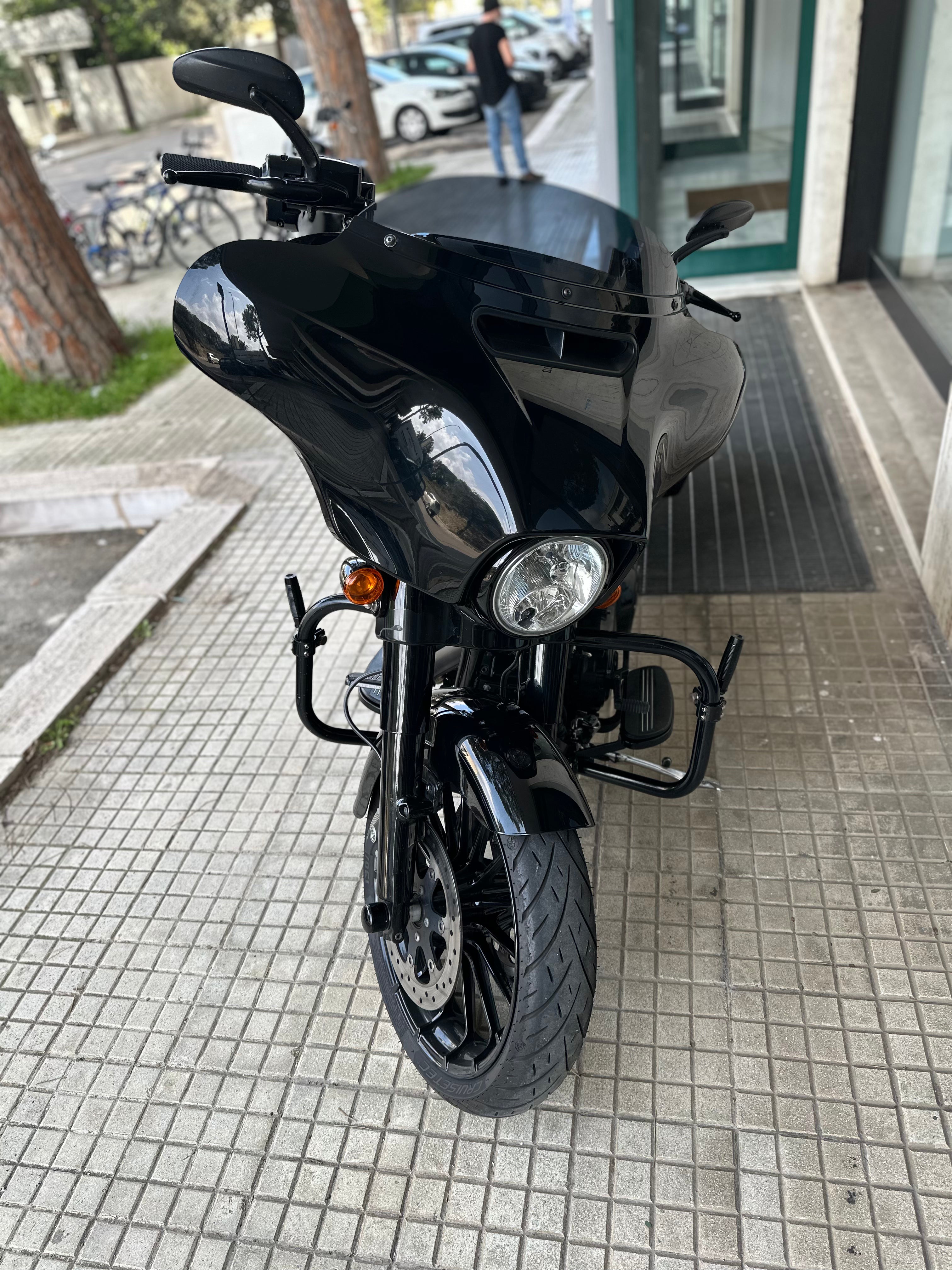 HARLEY DAVIDSON STREET GLIDE ANNO 2017 VENDUTA