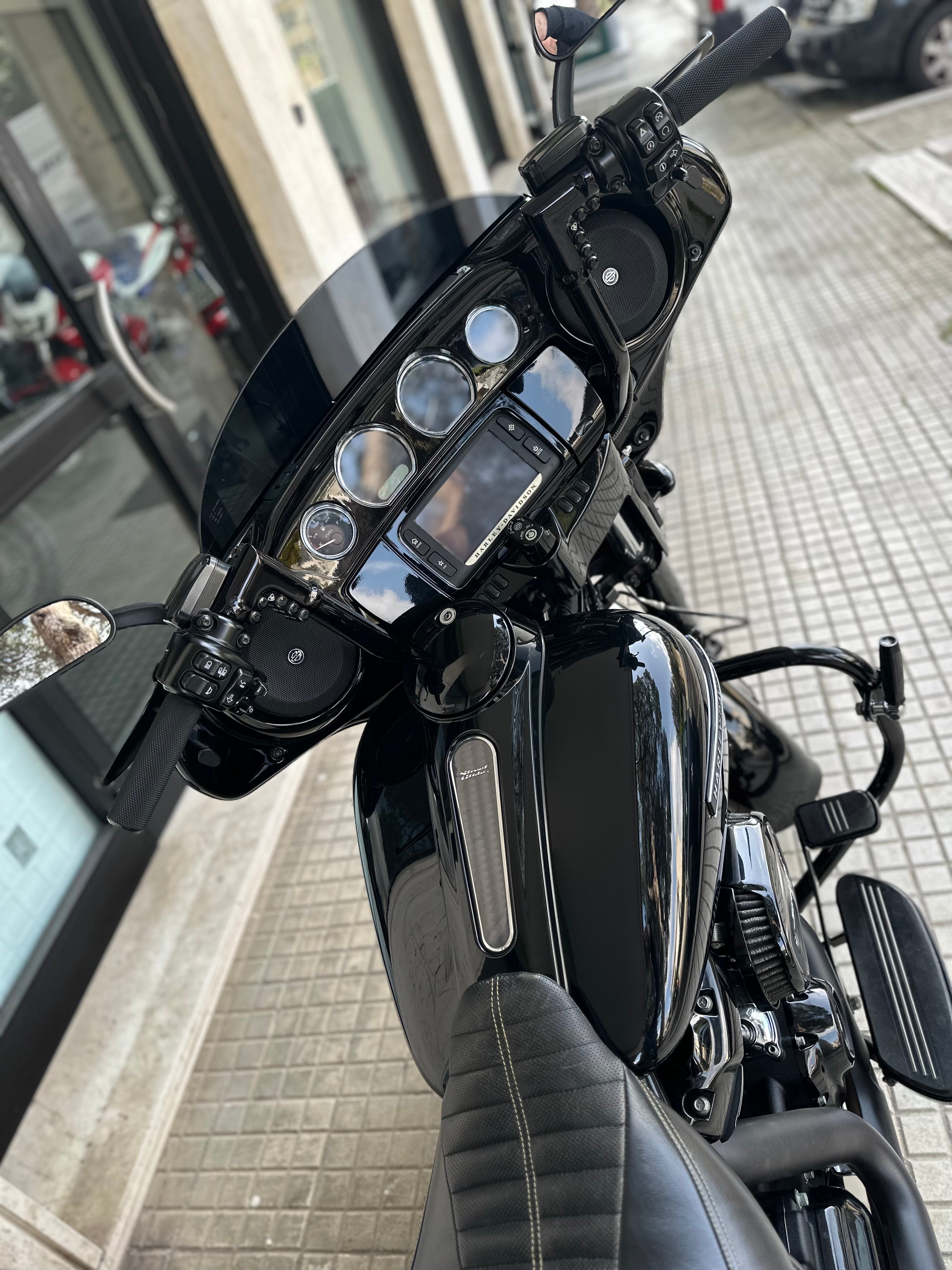 HARLEY DAVIDSON STREET GLIDE ANNO 2017 VENDUTA